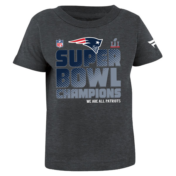 Mens New England Patriots Pro Line by Fanatics Branded Charcoal Super Bowl LI Champions Trophy Collection Locker Room T-Shirt