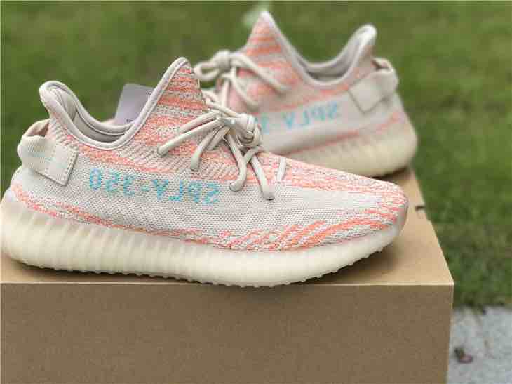 Adidas Yeezy Boost 350 2.0 Chalk Coral Sneakers
