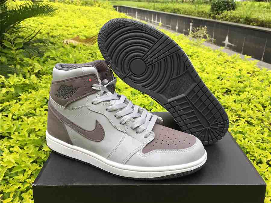 Nike  Air Jordan 1 CAMO PACK Sneakers