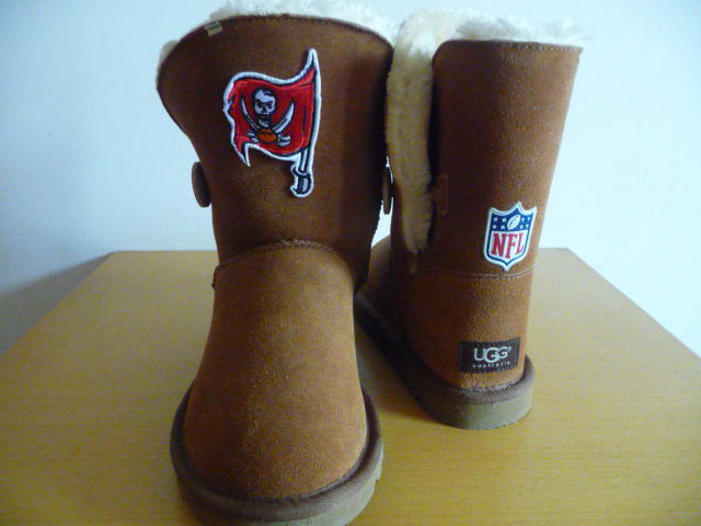 NFL Tampa Bay Buccaneers Cuce Shoes Ladies Fanatic Boots Tan