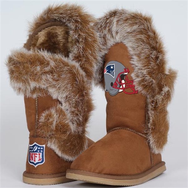 NFL New England Patriots Womens Cuce Shoes Ladies Fanatic Boots Brown